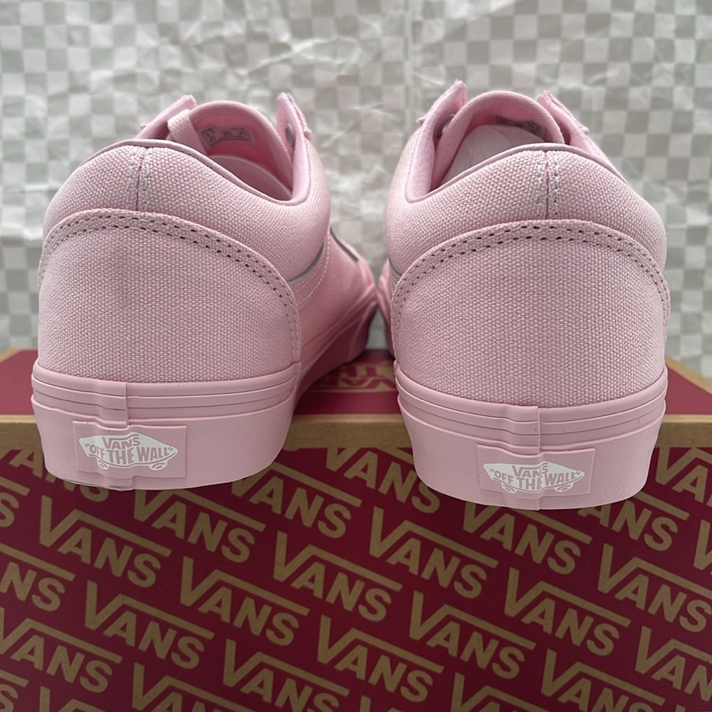 Vans Women’s Pink Sneakers Classic Design Old Skool
Pastel Mono Pink
VN000CT8PNK - Picture 14 of 16
